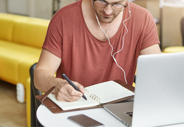 PUCV Abierta: Universidad lanza 31 cursos gratuitos en diversas áreas del conocimiento