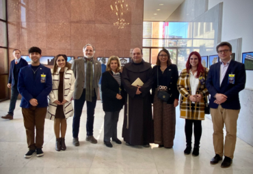 PUCV participa en inauguración de la muestra “Gabriela Mistral vuelve a Italia” en el Congreso Nacional