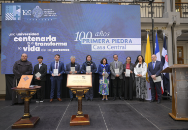Conmemoración 100 años de la primera piedra en la Casa Central PUCV