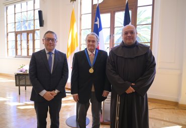 Virgilio Rodríguez recibe el grado de Profesor Emérito