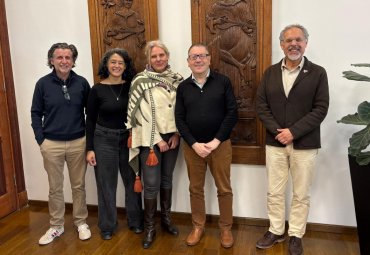 PUCV y Fundación Siemens fortalecen colaboración para desarrollar ruta de formación STEM+ en América Latina