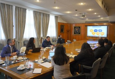Ministerio de Educación realiza visita para seguir proyectos estratégicos de la PUCV