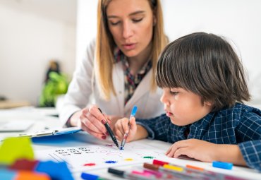 Pedagogía en Educación Especial obtiene máxima acreditación de siete años