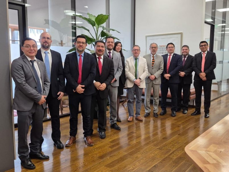 Diplomatic and Academic authorities from El Salvador strengthened ties with the PUCV