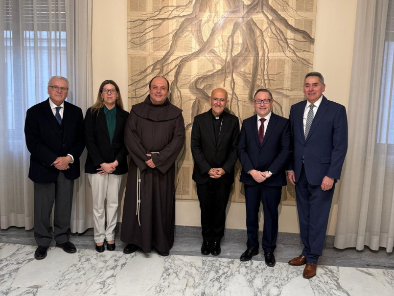 Comitiva PUCV compartió avances en materia de formación católica en el Vaticano