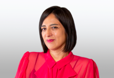 Forbes Chile destaca a Alumni de Ingeniería en Transporte por su impulso a la electromovilidad