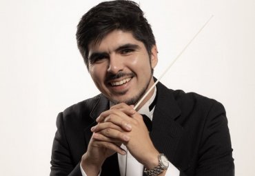 Director de la Orquesta de Cámara es nombrado Líder 2025 por El Mercurio de Santiago