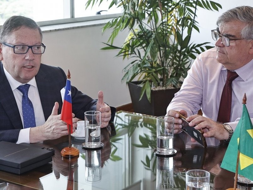 Firman convenio de cooperación con una de las mejores universidades de América Latina