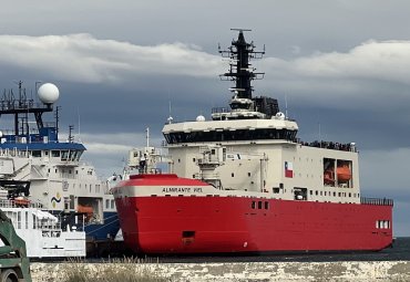 Académico participa en expedición científica a la Antártica en buque “Almirante Viel”
