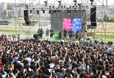 Encuentro al Atardecer 2026 reunió a nuevos estudiantes en el Sporting con música en vivo y actividades