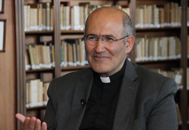 Saludo protocolar de Cardenal José Tolentino de Mendonça con los cuerpos colegiados PUCV