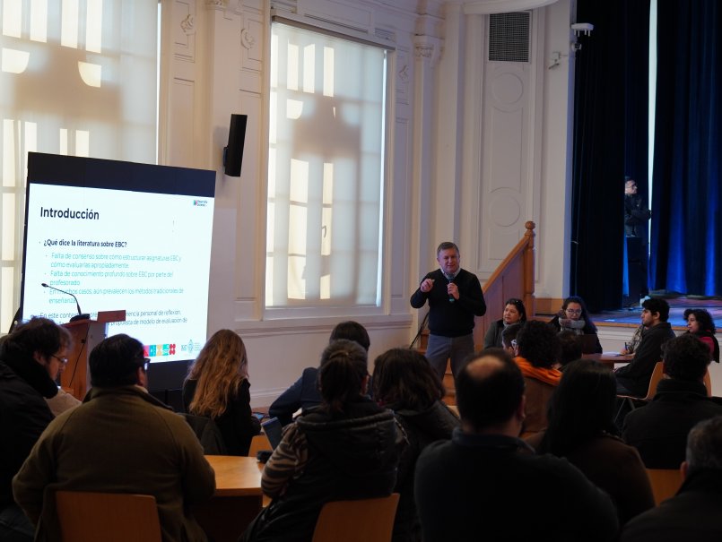 Dirección de Desarrollo Docente impulsa encuentro sobre docencia y evaluación por competencias