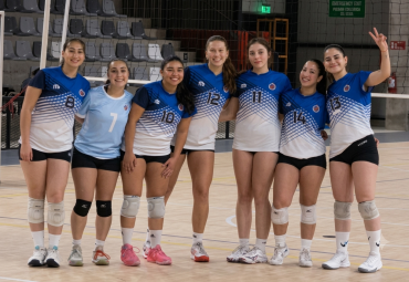 Voleibol PUCV saca pasajes al Campeonato Nacional Universitario en damas y varones