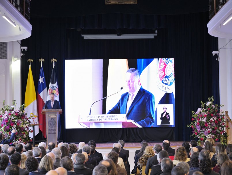 Profesor Nelson Vásquez asume segundo período como rector PUCV
