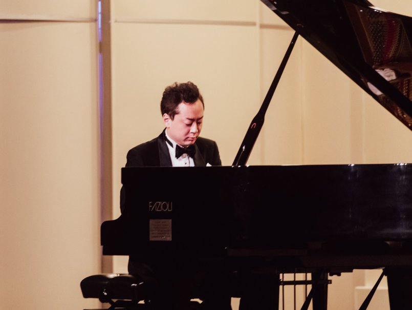 Más de 800 personas disfrutaron del recital “Amor y pasión” del pianista japonés Ryutaro Suzuki en el Teatro Municipal de Viña del Mar