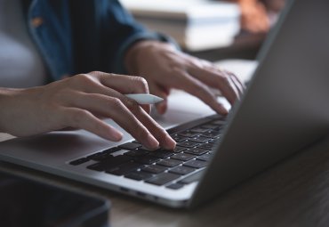 Más de 30 cursos gratuitos para la comunidad ofrece versión 2026 de PUCV Abierta
