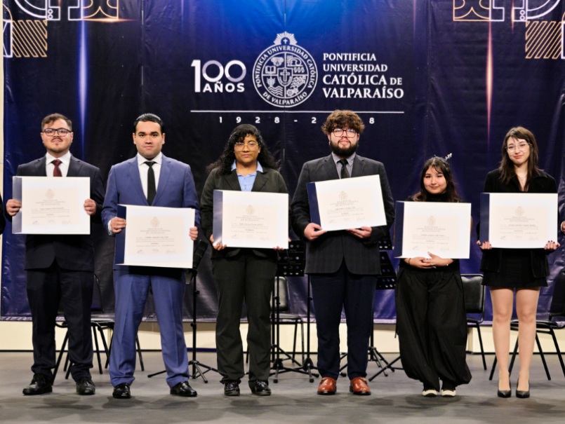 Universidad celebra a sus nuevos titulados en el Teatro Municipal de Viña del Mar