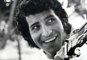 Presentan en Santiago libro que recupera música de Víctor Jara