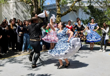 Galería: Comunidad universitaria celebra las Fiestas Patrias