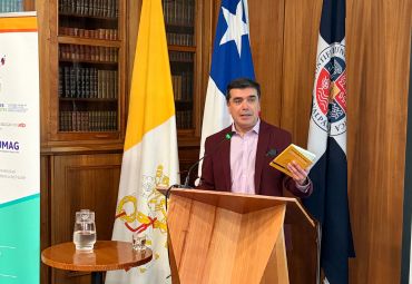 Libro acerca de la transformación de la escuela tradicional es presentado en la PUCV