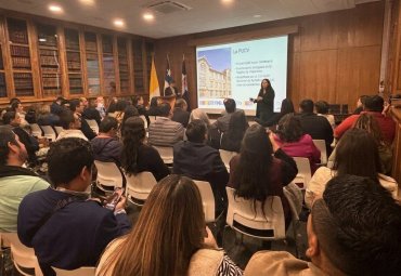 Comitiva salvadoreña conoce sistema de aseguramiento de la calidad PUCV