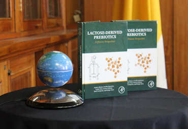 En la PUCV se realizó presentación del libro “Lactose-Derived Prebiotics A Process Perspective”
