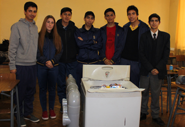 Estudiantes de la Escuela Industrial de Valparaíso sorprenden con innovadores proyectos en el Programa de Emprendimiento Escolar PUCV