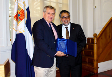 Premio Nacional de Ciencias y Presidente del Consejo de CONICYT participó en inauguración del año académico de postgrados PUCV