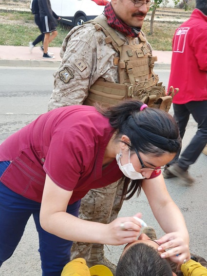 Profesores y alumnos de Tec. Médica prestan atención en incendio