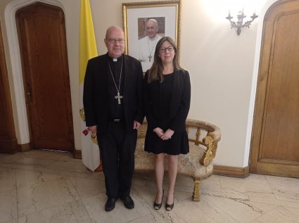 Nuncio Apostólico recibe a nueva decana de Teología PUCV