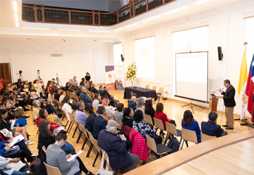 Especialistas de 15 países analizan en la PUCV los desafíos del español como lengua de integración