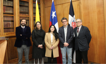 Diana Cantillana, estudiante del Bachillerato Canónico, aprueba Examen de Universa Theologia