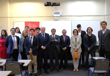 Catedráticos españoles visitan la Facultad de Derecho de la PUCV para participar en distintas instancias académicas