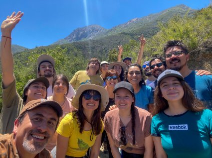 Investigadores/as nacionales e internacionales estrechan lazos para estudiar incendios y sequías en los ecosistemas mediterráneos de Chile Central.