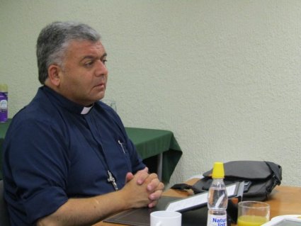 Equipo directivo recibió a Monseñor Mario Salas, Obispo Auxiliar de Valparaíso