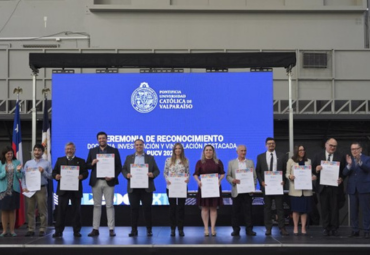 Académicos de Derecho son distinguidos en docencia y vinculación con el medio por la Universidad