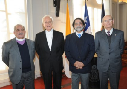 PUCV y Comunidad Teológica Evangélica suscriben convenio inédito en Latinoamérica