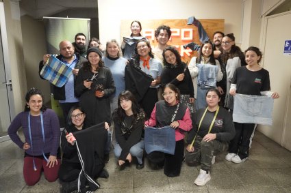 Valparaíso Makerspace PUCV impulsa la reparación como alternativa al consumo textil