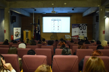 Pfizer realiza charla de divulgación científica en el Campus