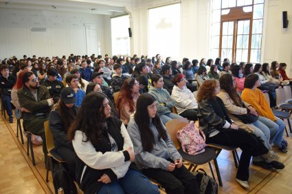 Más de 400 estudiantes de Pedagogía se reunieron en Seminario “Habilidades para el Siglo XXI”