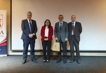 Con charla inaugural del ministro Luis Cordero, Magíster en Derecho Administrativo dio inicio a sus actividades académicas