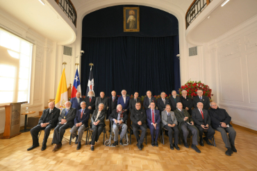 Profesores reciben reconocimiento por su labor en la PUCV