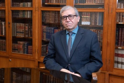 Profesor Guillermo Calderón participó en podcast de Radio Stella Maris
