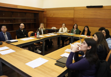 Estudiantes del Doctorado en Derecho PUCV presentaron avances de tesis en Seminario de Investigación Doctoral