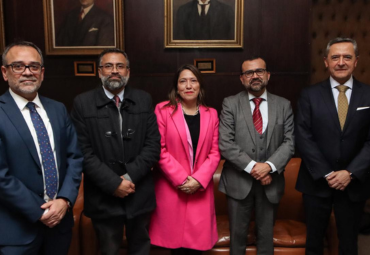 Profesor Guillermo Oliver participa en presentación del libro “Tergiversación probatoria. El necesario control de la fidelidad probatoria en materia penal”