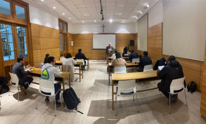 Estudiantes de Licenciatura en Derecho Canónico finalizan su tercer semestre en la PUCV