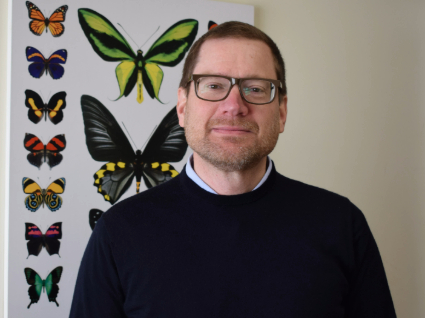 Profesor del Instituto de Química busca innovar en el combate contra plagas