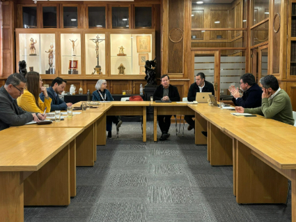 Facultad de Ciencias PUCV se reúne con Servicio de Salud VQ