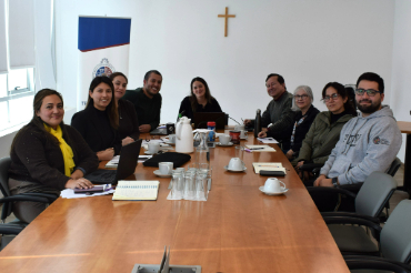 Escuelas abordan nueva normativa para campos clínicos