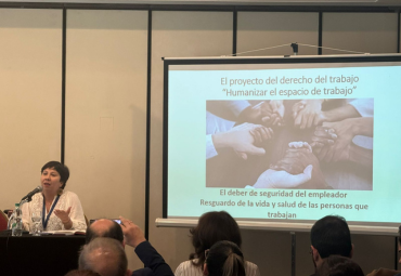 Profesora Karla Varas expuso en Congreso Regional Americano de Derecho del Trabajo y la Seguridad Social en Montevideo